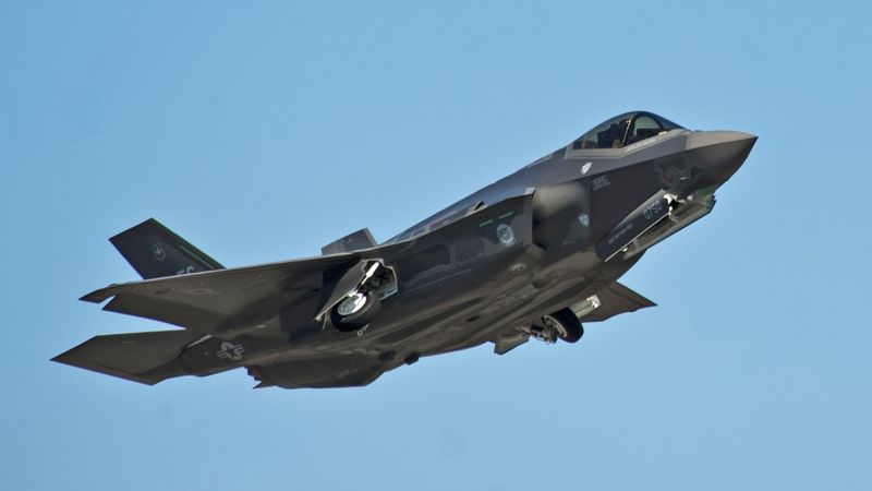 Lockheed už druhý rok po sobě nesplní dodávky objednaných F-35